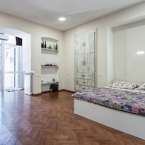 https://white-apartment-old-tbilisi.alltbilisihotels.com